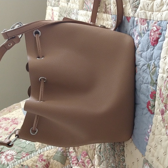 Nine West Drawstring Tan Bucket Bag, In Like New Condition, - Picture 4 of 16
